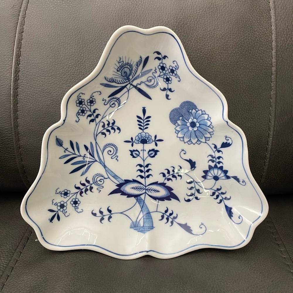 Vintage Japan Blue Danube Blue Danube Triangular Bowl / Dish in Great Condition